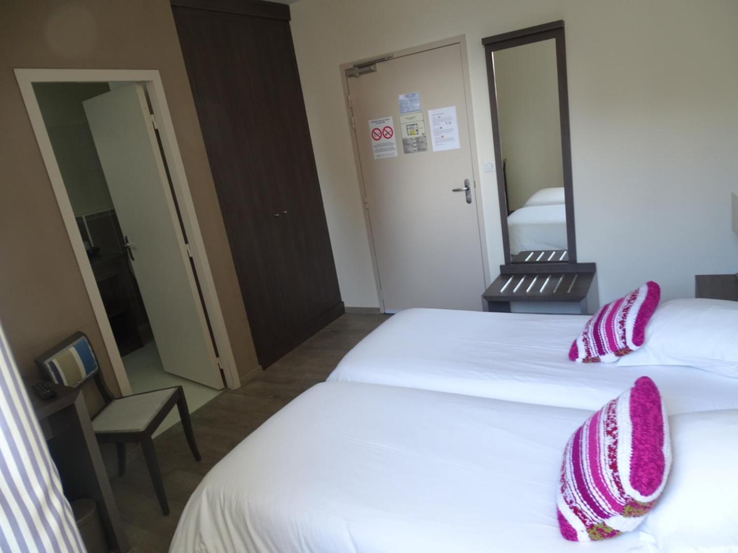 Hotel De La Poste Tardets-Sorholus Ngoại thất bức ảnh